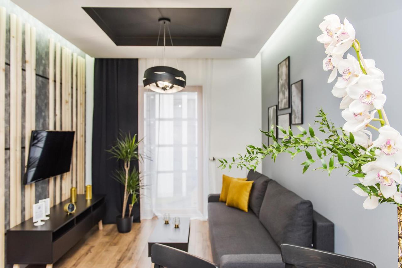 Central Apartments By Bed&Bath Krakow Ngoại thất bức ảnh