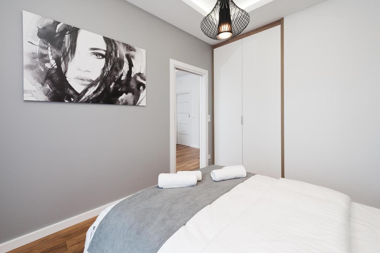 Central Apartments By Bed&Bath Krakow Ngoại thất bức ảnh